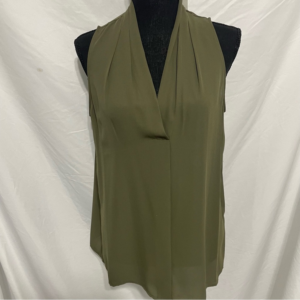 Banana Republic Riley Sleeveless V-Neck Olive Green Women's Top. NWT. Size M.